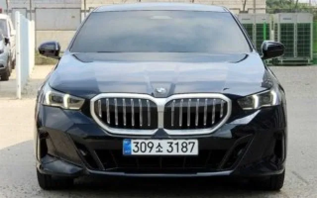 수원믿을만한중고차매매사이트 5시리즈 (G60) 530i xDrive 매물 사진 4 - 2026/01 9,765km